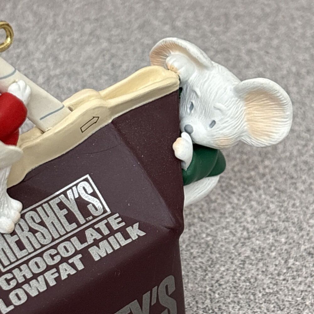 Hallmark‎ Keepsake Sweet Discovery Hershey’s Chocolate Milk Mouse Ornament 1997 - Picture 5 of 5